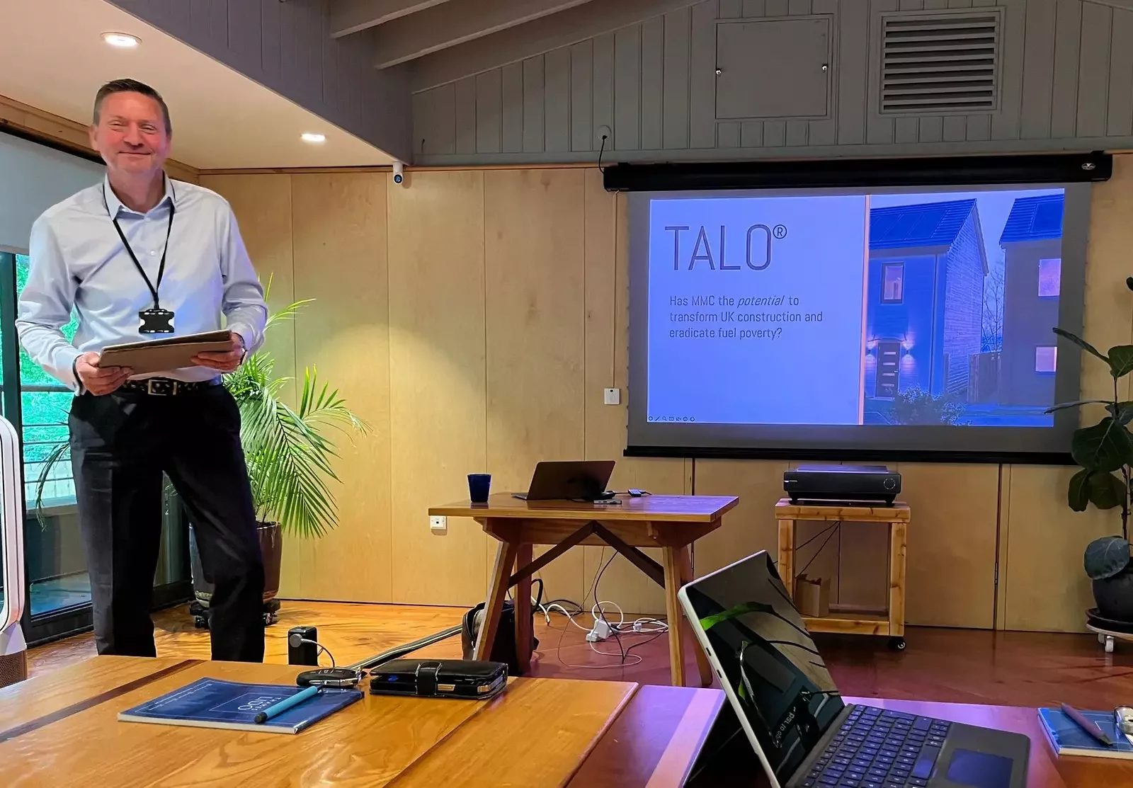 Bengt Magnussen, Commercial Director of TALO, was invited to present the case for timber offsite manufacturing for low rise housing at a Round Table event on the theme of factory-built homes