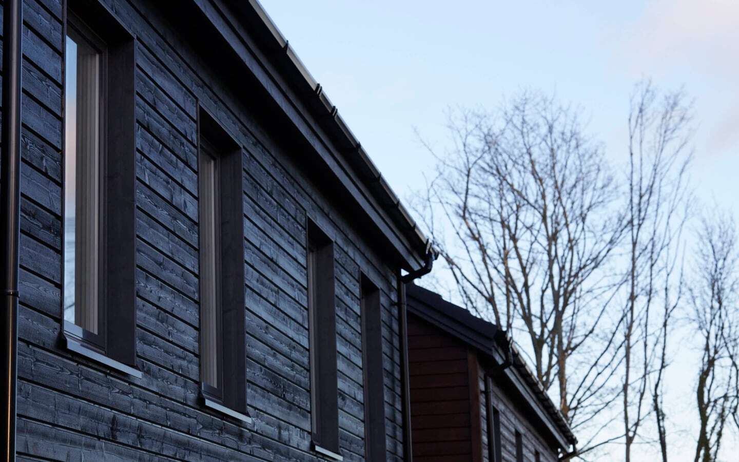 House with stunning panoramic views and borders onto natural woodland